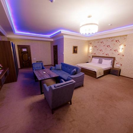 Royal Sapphire Boutique Appartement Bakoe Buitenkant foto