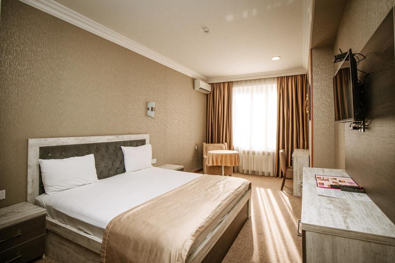 Royal Sapphire Boutique Appartement Bakoe Buitenkant foto