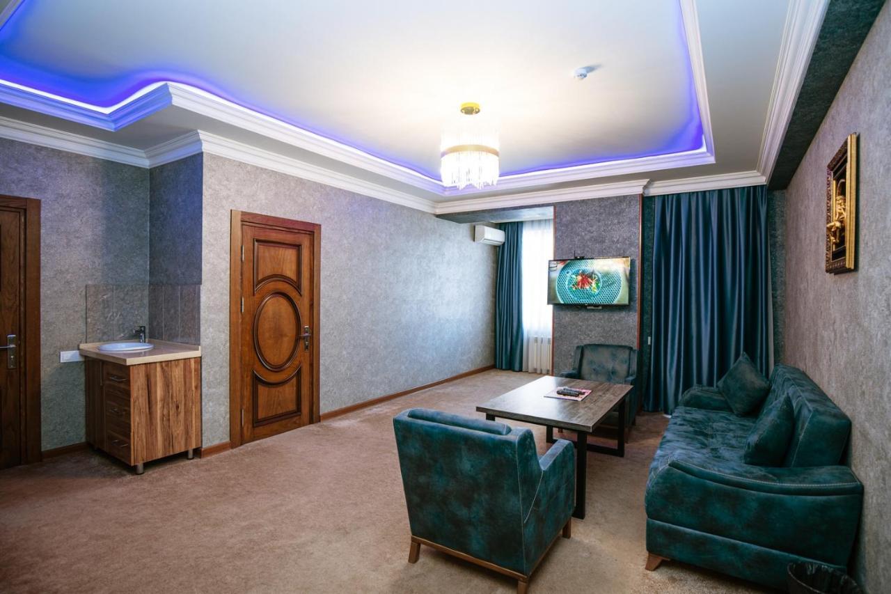 Royal Sapphire Boutique Appartement Bakoe Buitenkant foto