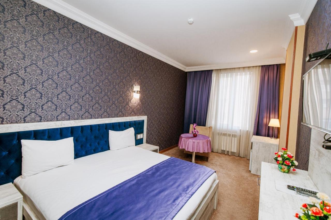 Royal Sapphire Boutique Appartement Bakoe Buitenkant foto