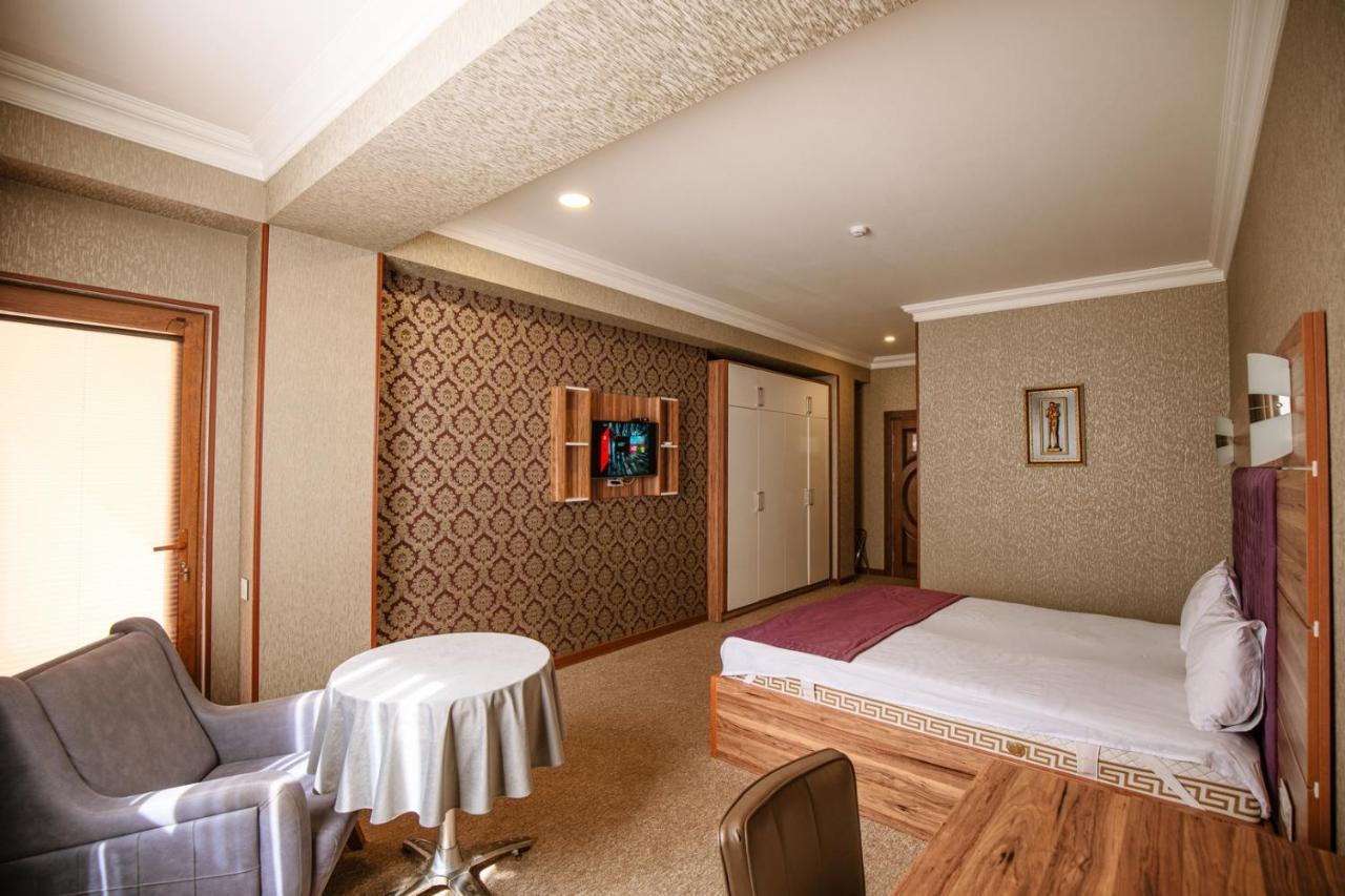 Royal Sapphire Boutique Appartement Bakoe Buitenkant foto