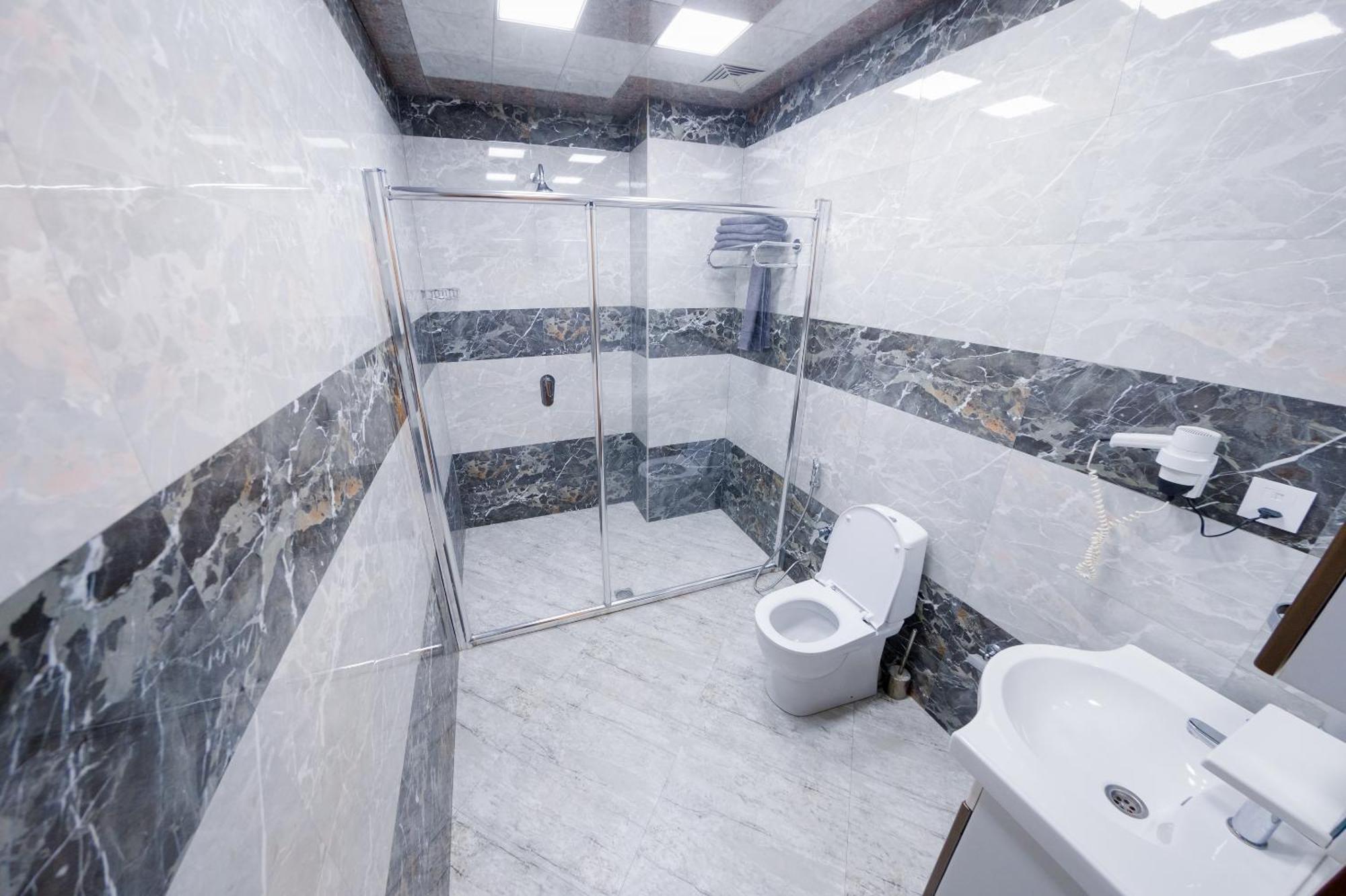 Royal Sapphire Boutique Appartement Bakoe Buitenkant foto