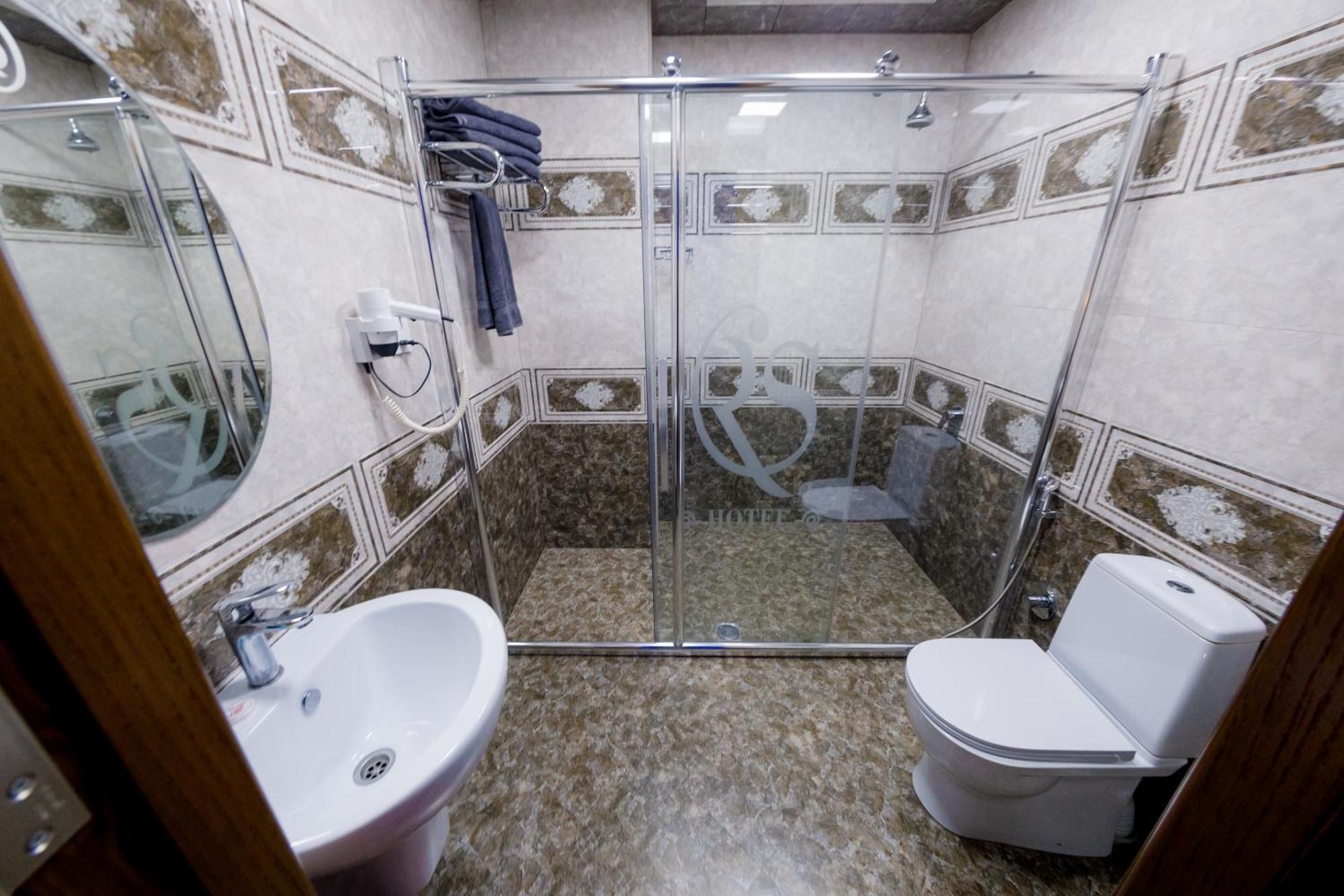 Royal Sapphire Boutique Appartement Bakoe Buitenkant foto